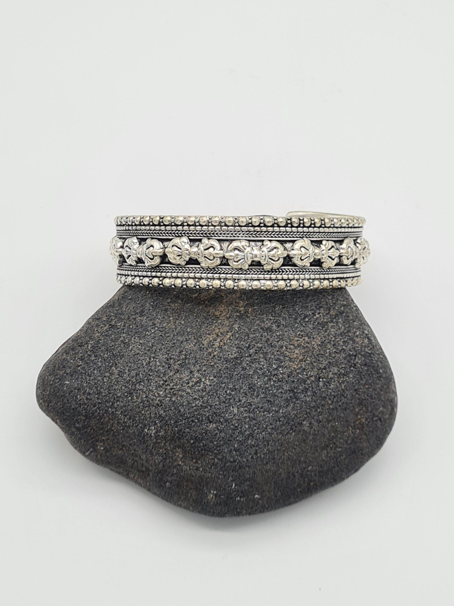 Silver Double Varja Bangle Bracelet - Image 4