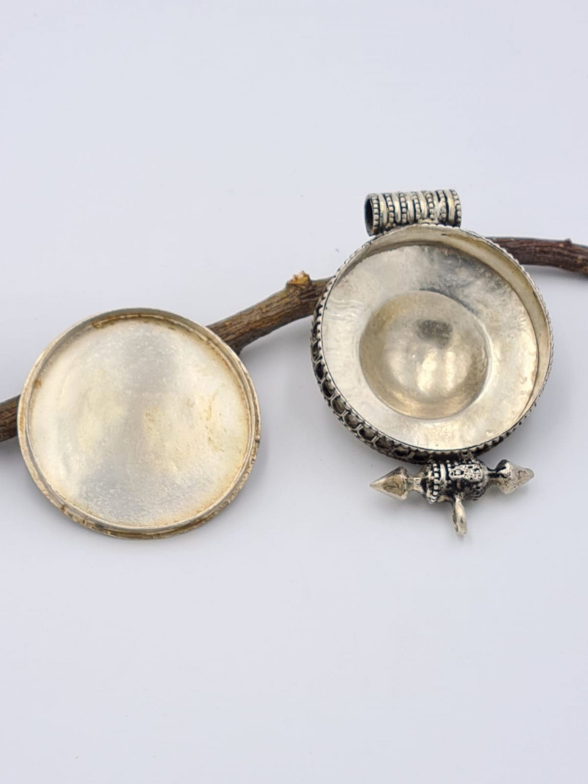 Buddhist Gau Prayer Box Pendant - Image 7